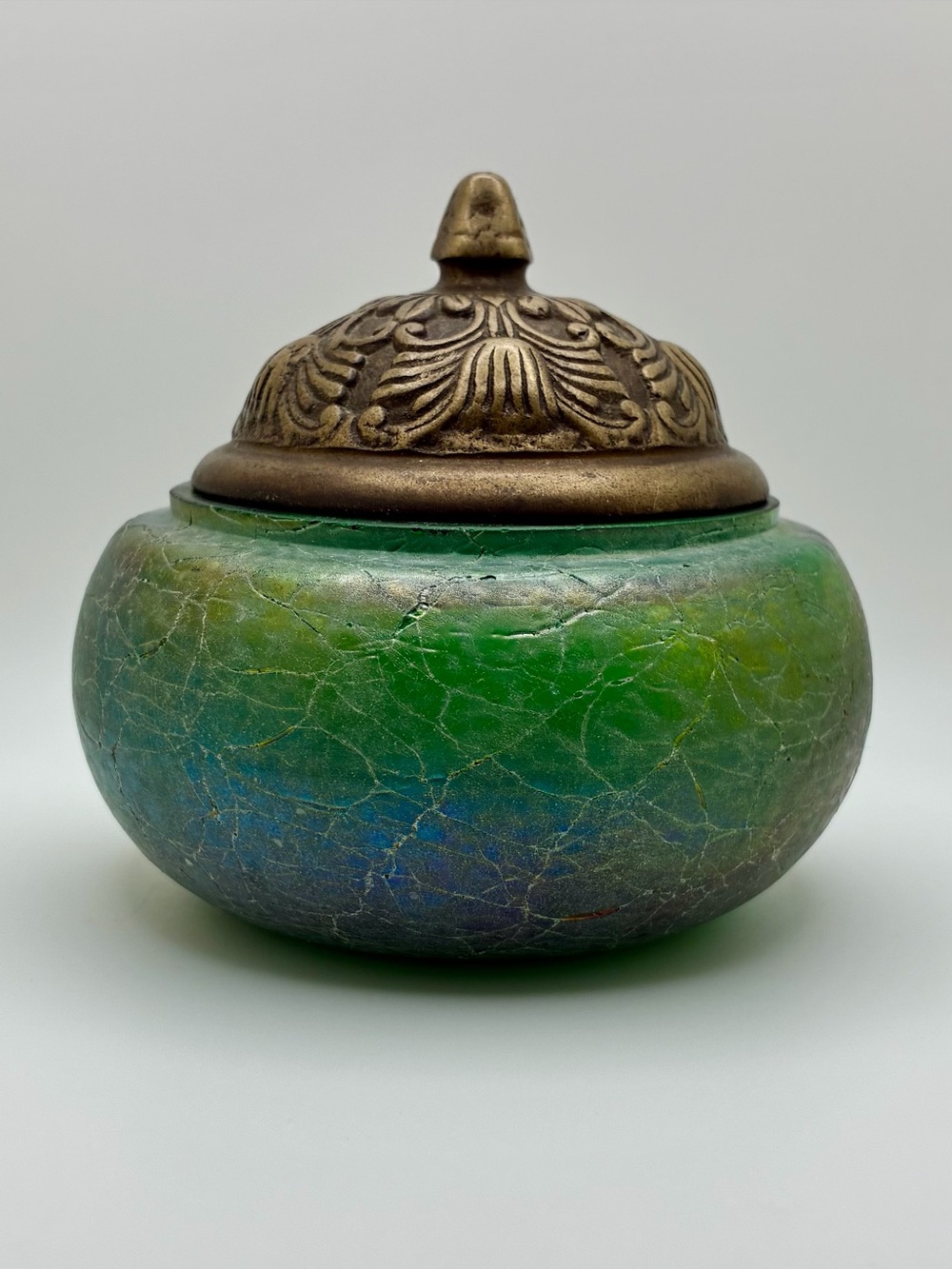 Vintage Silvestri Blown Crackle Glass trinket box